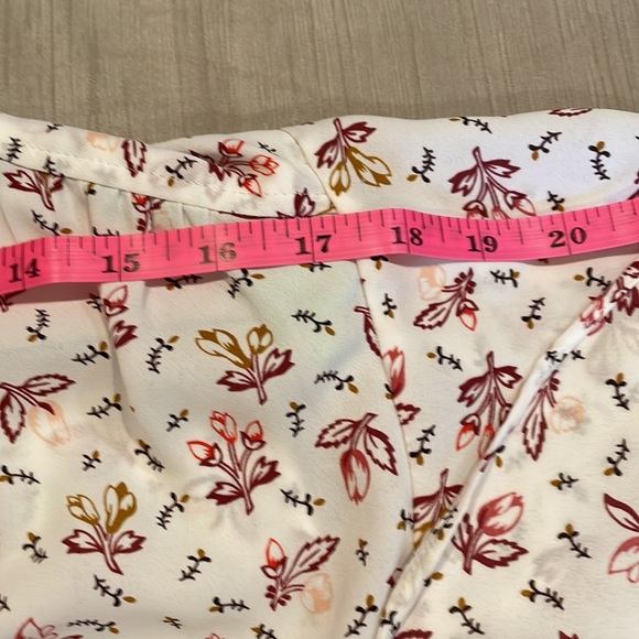 LOFT Autumn Floral flutter sleeve v-neck blouse - Picture 6 of 7